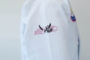 右腕の刺繍