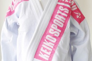 横から