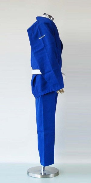 右側から