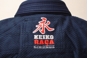 背中の刺繍