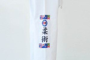 ズボンの右側面のパッチ