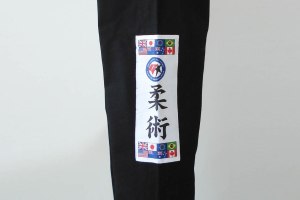 ズボンの右側面のパッチ