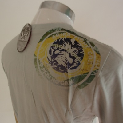 AKIRA ブラジルフラッグＴシャツ　グレー（裏アップ）