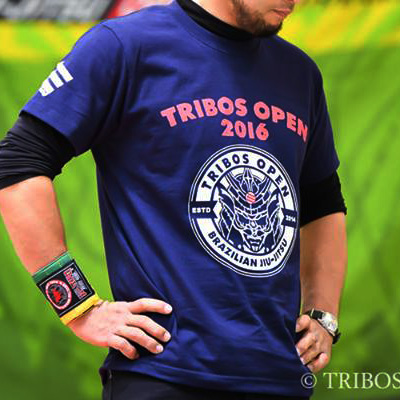 TRIBOS OPEN 2016 熊本地震チャリティＴシャツの着用イメージ