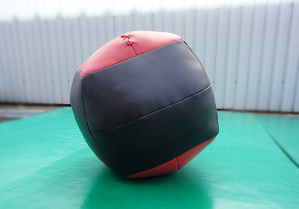 クロスフィットトレーニングにもビッグソフトウォールボール（5kg、10kg） 大きなメディシンボール – 道着屋.com